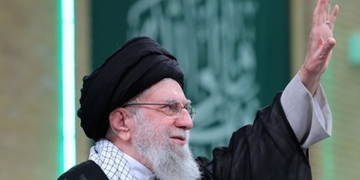 باخدیم سنه آی چیخدی... / رباعی ترکی عاشقانه‌ای در محضر رهبر شهید انقلاب، شعری که بعد از 18 سال هنوز به یاد داشت