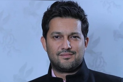 ویدیو | حامد بهداد در نقش تازه‌اش/ گارسون محبوب کافه‌های استانبول!