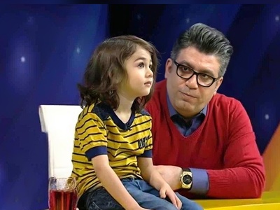 ویدئو| «آرش آمرزش» نابغه‌ی کوچک برنامه‌ی حالا خورشید "رضا رشیدپور"، وقتی یک کودک شیمی را از استادان دانشگاه هم ساده‌تر و بهتر توضیح می‌دهد!