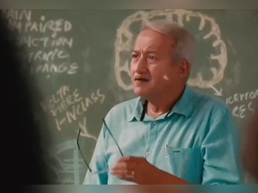 (ویدئو) سورپرایز تولد استاد دانشگاه هندی توسط دانشجویان خوش ذوق/ سنگ تموم گذاشتن با این اجرای هماهنگ...