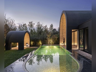 شاهکار معماری ایرانی در قلب کرج؛ ویلایی که عنوان خاص‌ترین خانه سال را ربود