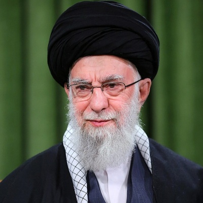 (ویدئو) شعرخوانی رهبر انقلاب به زبان عربی که میلیون‌ها بار دیده شد