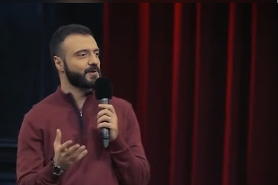 (ویدئو) بالاخره علت اصلی حمله آمریکا به عراق فاش شد! ابوطالب حسینی دست گذاشت رو نقطه مشترک همه‌ی دانش‌آموزای دهه 60 و هفتادی‌😂😅