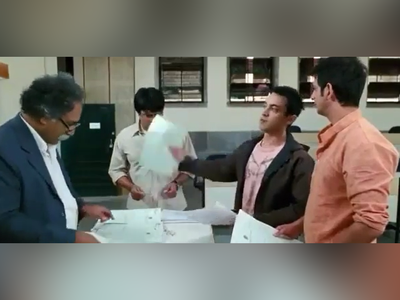 (ویدئو) سکانسی خنده‌دار از امتحان دادن چند دانشجوی هندی/ استاد ورقه‌هاشونو قبول نکرد ببین چیکار کردن😂