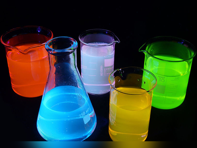 (ویدئو) یکی از جذابیت‌های شیمی واکنش شیمیایی عناصر خوشگله/ رنگشو ببین فقط