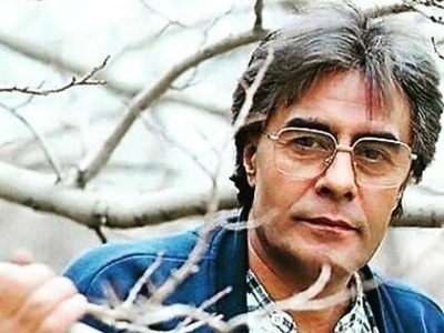 (ویدئو) دکلمه جگرسوز و ماندگار خسرو شکیبایی از شعر سید علی صالحی؛ «حال همه ما خوب است… اما تو باور نکن» 🌧️