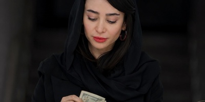 بعد از هادی حجازی فر الناز حبیبی هم مادرخرج سینما شد! رفیق بازم و برای دوستام بریز و بپاش می کنم! شماچی حاضرید دار و ندارتونو بزنید به نام رفیقاتون؟