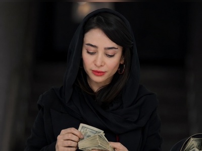 بعد از هادی حجازی فر الناز حبیبی هم مادرخرج سینما شد! رفیق بازم و برای دوستام بریز و بپاش می کنم! شماچی حاضرید دار و ندارتونو بزنید به نام رفیقاتون؟