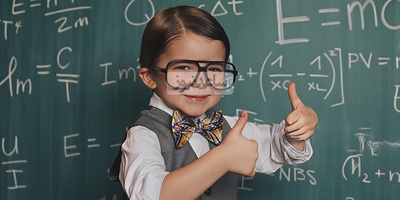 (ویدیو) انواع همکلاسی ها در مدرسه/ راحتی دانش‌آموزای ردیف آخرو من حتی تو خونمونم ندارم/ شما ردیف چند میشینید؟😂