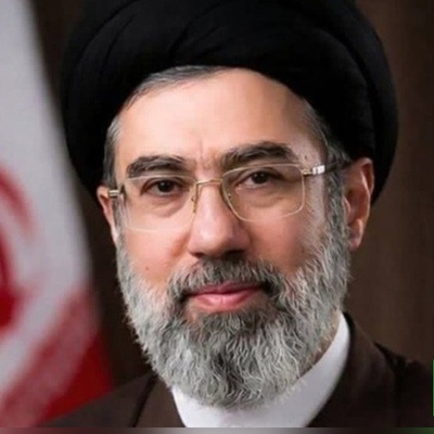 عکس زیرخاکی از جلسه دفاع پایان‌نامه شاگرد آیت‌الله مجتبی خامنه‌ای، رهبر معظم انقلاب که در شبکه X وایرال شد