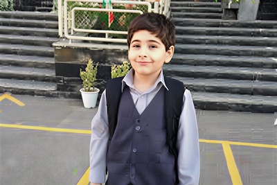 (ویدیو) موقعیت: وقتی ازم میپرسن توی مدرسه چی یاد میگیری؟/ استعداد این بچه واقعا ستودنیه😂