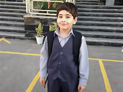 (ویدیو) موقعیت: وقتی ازم میپرسن توی مدرسه چی یاد میگیری؟/ استعداد این بچه واقعا ستودنیه😂