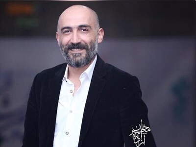 ( ویدیو) پرتاب مهتابی از طبقه سوم؛ نسخه خوابگاهی رفع دلگیری روز جمعه به سبک هادی حجازی‌فر! / قیافه رامبد جوان واقعا دیدنیه🤣🤣