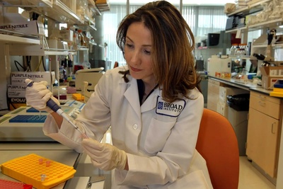 (ویدئو) دانشمند ایرانی = سومین زن تاریخ هاروارد با معدل کامل!