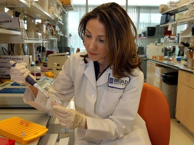 (ویدئو) دانشمند ایرانی = سومین زن تاریخ هاروارد با معدل کامل!