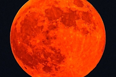 آغاز پدیده شگفت‌انگیز ماه خونین؛ اولین تصاویر منتشر شد + فیلم 🌕