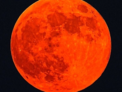 آغاز پدیده شگفت‌انگیز ماه خونین؛ اولین تصاویر منتشر شد + فیلم 🌕