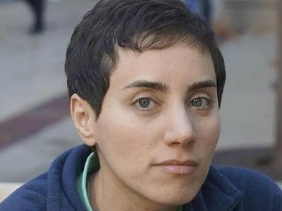 (ویدئو) تدریس تماشایی مریم میرزاخانی در کنفرانس 2014؛ جوری توضیح می‌دهد که حتی کسانی که از ریاضی فراری‌اند، شیفته‌اش می‌شوند 💫