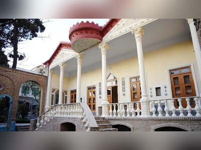 ویدیو/ خانه‌ای با‌صفا و زیبا متعلق به شاگردِ "استاد کمال‌الملک"با معماری چشم‌نواز ایرانی/ گشتی رویایی در خانه موزۀ "محسن مقدم" مؤسس دانشگاه هنرهای زیبا و استاد دانشگاه تهران