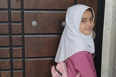 (ویدئو) سوتی کلاس آنلاین: اعتماد به نفس 1000! شعر علی ای همای رحمت با لهجه بچه‌گانه 😂