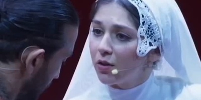 تاثیر گذارترین اجرای برنامه کارناوال با هنرنمایی سینا ساعی و مکالمه شعرگونه با مادرش در آخرین ایستگاه زندگی امیر کبیر/ این جهان و این‌همه زخم انتخاب من نیست+فیلم