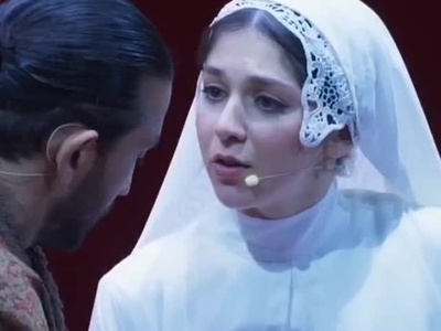 تاثیر گذارترین اجرای برنامه کارناوال با هنرنمایی سینا ساعی و مکالمه شعرگونه با مادرش در آخرین ایستگاه زندگی امیر کبیر/ این جهان و این‌همه زخم انتخاب من نیست+فیلم