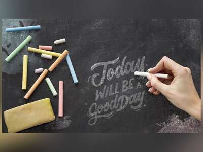 (ویدئو) شرط عجیب استاد زبان برای بخشش دانشجوی دختر/ دانشجوش گل کاشت!