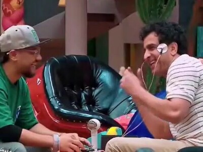 (ویدئو) مجید یاسر حریف تکنولوژی و دستگاه دروغ سنج نشد و از خنده ترکید😁/ علی صادقی: آخرین باری که خانومتو پیچوندی کی بود؟/ نیما فلاح چه صدایی درمیاره؟!