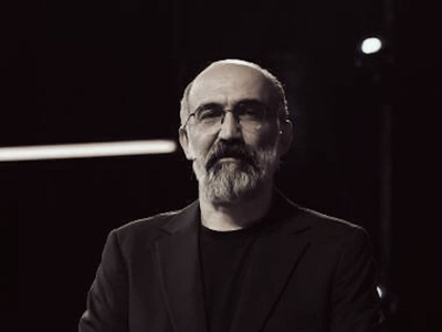 هادی حجازی‌فر: تلاش برای واقعی کردن همیشه سپر آدم‌ها را در رابطه پایین می‌آورد / حرفی که باید با طلا نوشت