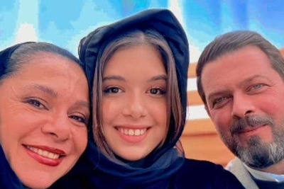 نفس بازغی: لزومی نمی بینم به مردم درباره طلاق پدر و مادرم توضیح بدم/ حرف های بدی که درباره اونا زده میشه منو اذیت میکنه!