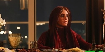 خونه زندگی دوبلکس الناز شاکردوست/ مبلمان کنده کاری شده، لوستر طلایی،کتابخونه پر از کتاب های نفیس، پیانو