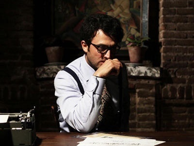 یادی کنیم از شعر غمناک مصطفی زمانی سروده دکتر افشین یداللهی: مگر لایق تکیه دادن نبودم تو با حسرت شانه من چه کردی...جهان من از گریه ات خیس باران تو با سقف کاشانه من چه کردی💔+فیلم