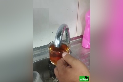 خلاقیت خنده‌دار پدر تبریزی در بحران کم آبی حماسه ساز شد/ وقتی شیر آب تبریز هم باشی عاشق چایی هستی😂