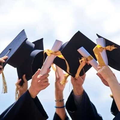 (عکس) اولین جشن فارغ‌التحصیلی در زیر آب /تیم غواصی کانادایی سنت‌شکنی کرد!