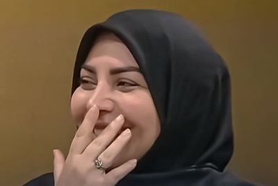 وسط تجمعات فرد مناسب ازدواج دیدم چیکار کنم؟ / سعید عزیزی: خیلی هم خوبه قدیم جزوه‌ها به هم میخورد عاشق میشدن الان میگه پرچم خورد سرم...