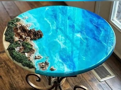 مرد خوش‌ذوق و خلاقیت تحسین‌برانگیزش؛ میز رزین رویایی مثل ساحل!