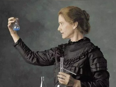 ویدئو| سفر در زمان، پشت پرده بی‌نظیر از لحظه اهدای مدال طلای مادام کوری که در تاریخ جاودانه شد