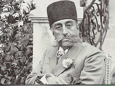 وقتی شاه قاجار با استایل اروپایی همه را شوکه کرد! | از کلاه بلند ایرانی تا لباس مجلسی فرنگی، مد عجیب شاه در سفرهای خارجی!