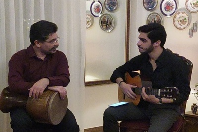 کلکسیون آلات موسیقی در منزل هنری امیرحسین مدرس، ایناروس سریال یوسف پیامبر/ از سه تار و تنبک تا گیتار و...