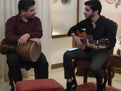 کلکسیون آلات موسیقی در منزل هنری امیرحسین مدرس، ایناروس سریال یوسف پیامبر/ از سه تار و تنبک تا گیتار و...