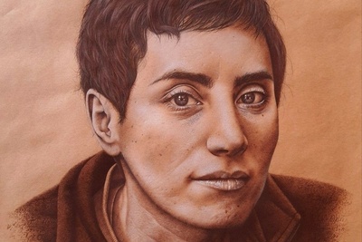 (ویدیو) نگاهی به شاهکار خلاقیت و علم در ادای احترام به مریم میرزاخانی؛ حماسه‌آفرینی با فرمول‌های ریاضی‌ای که بانوی نابغه‌ی ایرانی را زنده کرد!