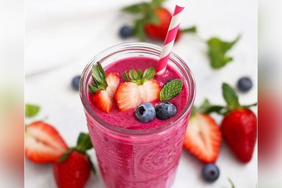 (ویدیو) با این اسموتی‌ پروتئینی انرژی و قدرت عضلانی خودت رو افزایش بده/ راهکار سالم برای ورزشکاران و علاقه‌مندان به فیتنس