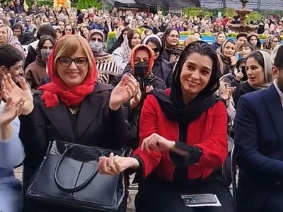 کیف کوک الیکا عبدالرزاقی در جشنواره آشپزی دوآب رامسر با آهنگ مازندرانی در کنار همشهری های خونگرمش/ الیکا عبدالرزاقی هرجا باشه بساط شادی به راهه😍