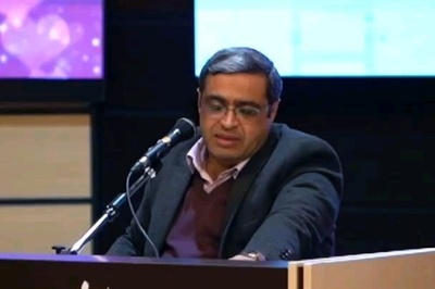 سعید عزیزی: سیستم پسرا گلهای هست، پدره زنگ زده به دوستش دمش گرم سنگ تموم گذاشت گفت آره اینجاست داره نماز میخونه🤣