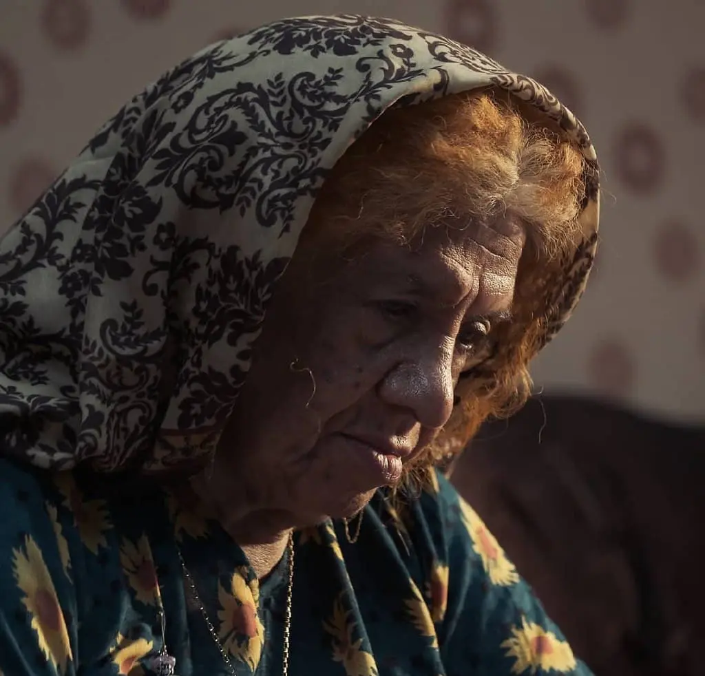 گیتی معینی: اگه قرار باشه به زشت‌ترین بازیگر ایران جایزه بدن به من میدن؛ اصلا سایز بینی من تونل تهران-چالوس...!+ویدیو