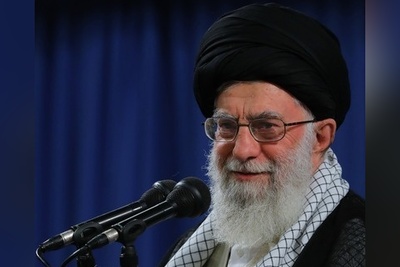 (ویدئو) شعری که شاعر معاصر احمدبابایی نتوانست در محضر رهبر انقلاب بخواند!