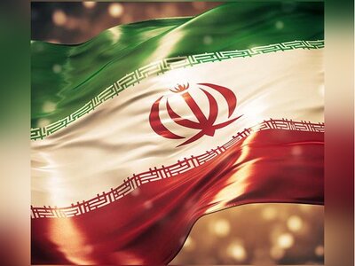 (ویدئو) وداع با دانش‌آموز شهید در مدرسۀ دخترانۀ محمدرضا نظریان کرمان