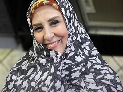 ویدیو/ اعصاب داغون «مرجانه گلچین» از لبخند هالیوودی در خوابگاه دخترانه/ محتویات کیف دانشجوی منشوری از کرم آبرسان و ماسک صورت تا رنگ‌ سایه ون‌گوگ/ مرده‌شور اون پوست خشک کرگدنیتو ببرم