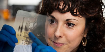 (ویدیو) سارا تبریزی دانشمند ایرانی برگزیده نیچر 2025/ پیشگام نخستین ژن‌درمانی هانتینگتون