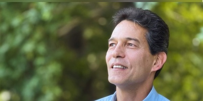 (ویدئو) کاربردی‌ترین توصیه برای روزهای سخت از زبان دکتر مزدافر مومنی ؛ چطور در میان اخبار جنگ «آرام‌ترین» باشیم؟